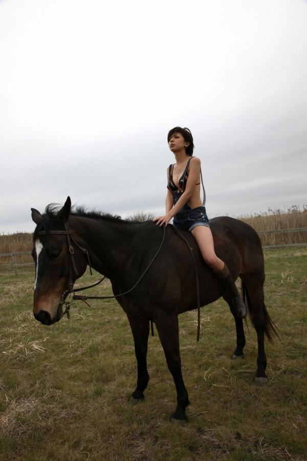 校花被下药带到野外三个人-全高清日韩电影在线